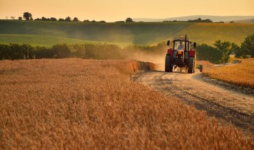 Собственником земли в Украине должен стать украинский фермер — Гройсман