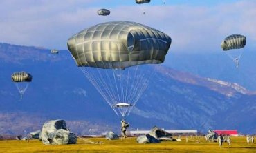 Украинские военные получили американские парашютные системы