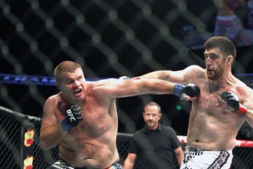 Российского бойца UFC дисквалифицировали пожизненно