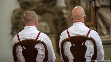 В Испании церкви грозит штраф за курсы «лечения от гомосексуализма»