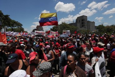 Десятки тысяч венесуэльцев вышли на улицу, протестуя против режима Мадуро