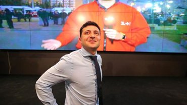 Зеленский предложил провести дебаты с Порошенко по телемосту