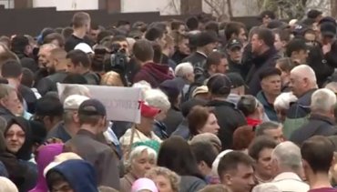 Украинцы массово выходят на протесты против коррупции