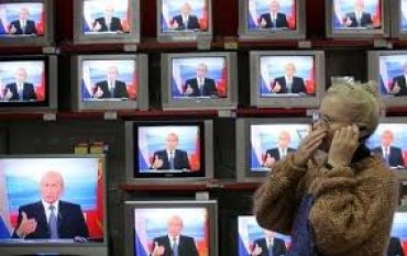 Российские каналы будут показывать дебаты Порошенко с Зеленским