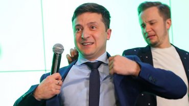 Зеленский пообещал наказать виновных в сдаче Крыма и Донбасса