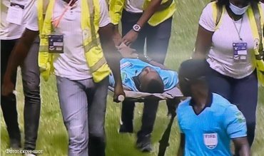 В матче между африканскими сборными арбитр потерял сознание