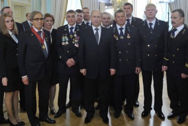 Путин впервые в истории РФ вручил медали «Герой труда»