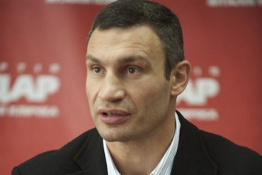 Кличко просит министра внутренних дел возбудить дело против Азарова
