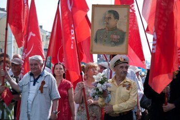 Луценко не хочет, чтобы 9 мая было праздником Сталина