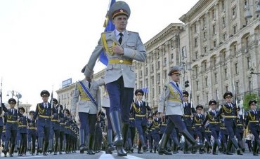 Киев отметил День Победы военно-историческим парадом