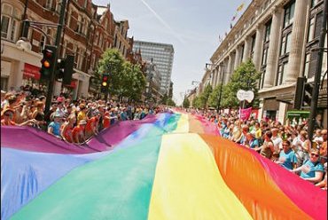 Власти Киева хотят через суд запретить гей-парад