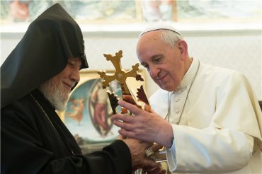 Папа Франциск встретился с  Верховным Патриархом и Католикосом всех армян Гарегином II