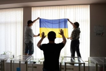 В Украине начались выборы. Участки в Донецке закрыты