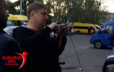 Жители Тбилиси заставили российских байкеров снять георгиевские ленточки