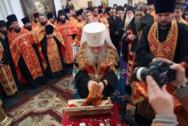 У РПЦ появился новый обряд – освящение георгиевских ленточек