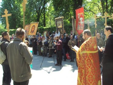 К Дню Победы в Киеве совершили крестный ход