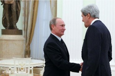 Перед встречей с Путиным Керри по телефону рассказал все Порошенко