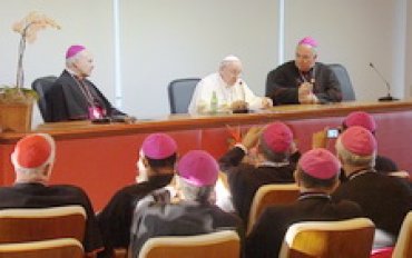 Папа Франциск раскритиковал епископов за религиозную абстракцию в текстах