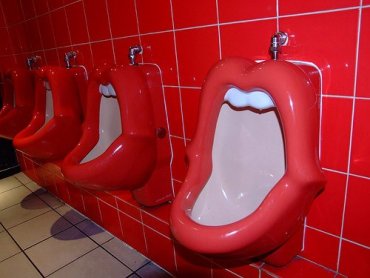 Самые необычные туалетные комнаты при ресторанах