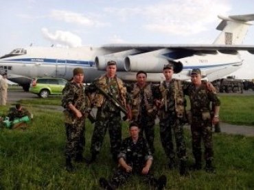 Родственники погибших в Ил-76 требуют от Порошенко арестовать генерала Назарова