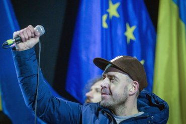 Бывшему лидеру группы «Ляпис Трубецкой» разрешили жить в Украине