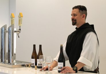 В США монахи открыли свой первый пивоваренный завод