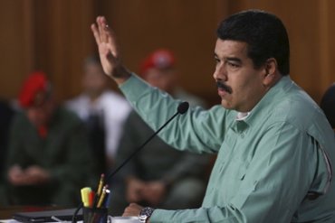 В Венесуэле собрали подписи для референдума об отставке Мадуро