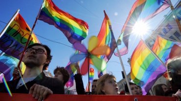 В России полиция разнимала драку геев с вегетарианцами