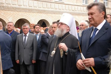 Кто из олигархов «приватизировал» московскую церковь в Украине