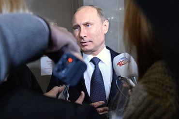 Более половины россиян не оценили работу Путина