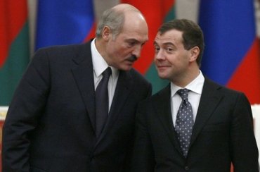 Медведев всласть напился в гостях у Лукашенко