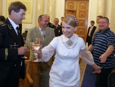 Тимошенко дарила любовнику газовые вышки, – Богословская