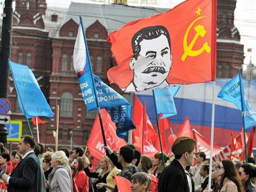 В России отменят решение съезда КПСС о «культе личности» Сталина