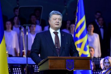 Порошенко объявил себя крымским татарином