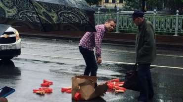 В Москве образавалась пробка из-за выпавших на дорогу секс-игрушек