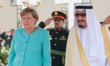 Меркель отказалась надеть платок на встречу с королем Саудовской Аравии
