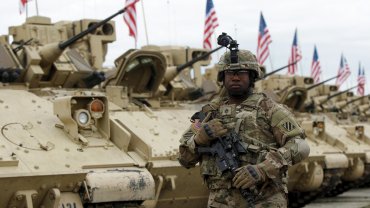 Главком НАТО просит больше танков для «сдерживания России»