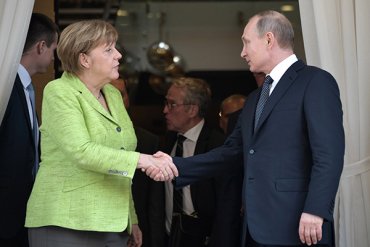 Меркель рассказала Порошенко, о чем говорила с Путиным