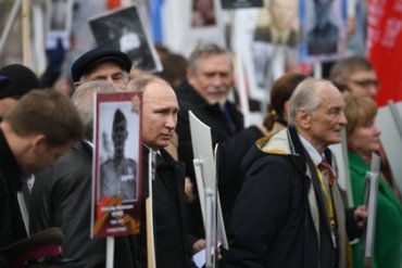 Путин влился в «Бессмертный полк»