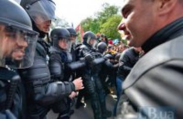 Полиция пошла на штурм офиса ОУН в Киеве