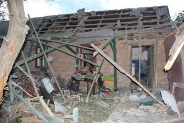 В Авдеевке снаряд попал во двор жилого дома – погибли мирные жители