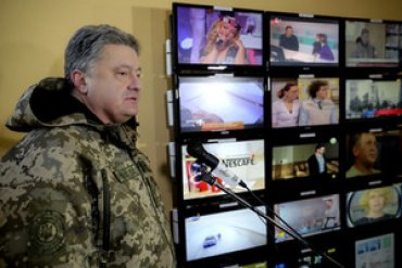 Порошенко заявил об угрозе нападения российских кибервойск на Украину
