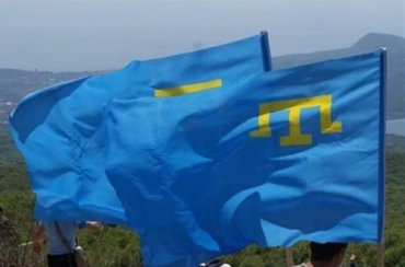Суд в Крыму оштрафовал водителя за крымскотатарский флаг
