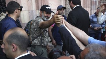 Правящая партия Армении проголосует за лидера оппозиции