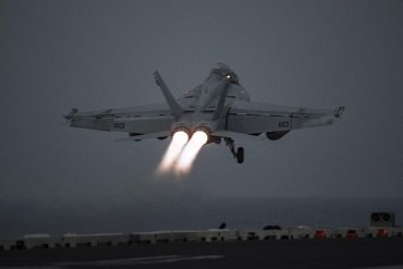 Американская авиация начала операцию против ИГИЛ в Сирии