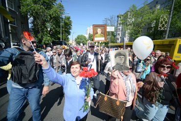 Мэрия разрешила ОУН сорвать шествие «Бессмертного полка» в Киеве