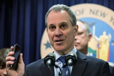 Прокурор Нью-Йорка ушел в отставку из-за секс-скандала