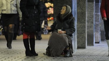 Украинцы оценили свою бедность: на что больше всего не хватает денег