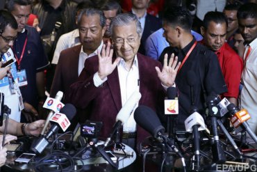 В Малайзии на парламентских выборах впервые за 60 лет победила оппозиция