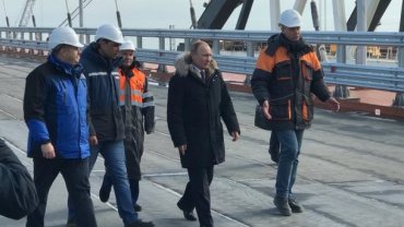 Путин откроет Крымский мост, но сам по нему не поедет